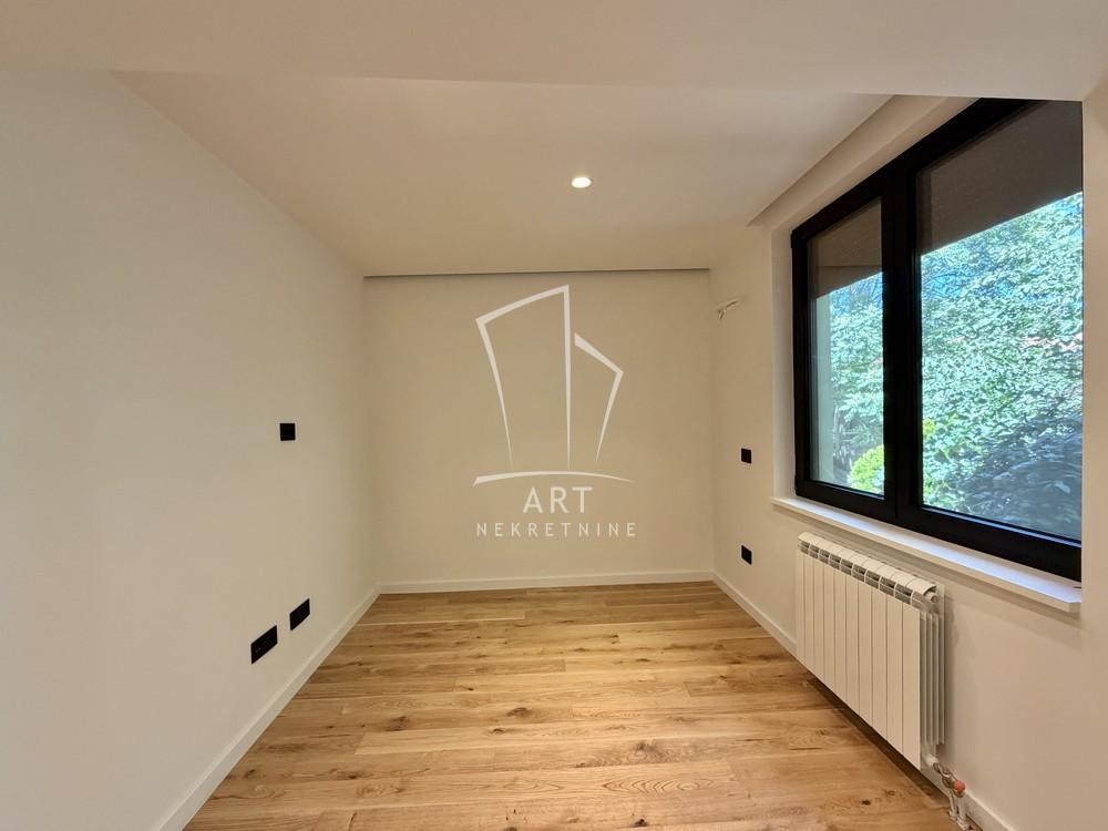 Slika 2 - Bulevar Vojvode Mišića,  Lokal na prodaju, 66m2, 222.000€