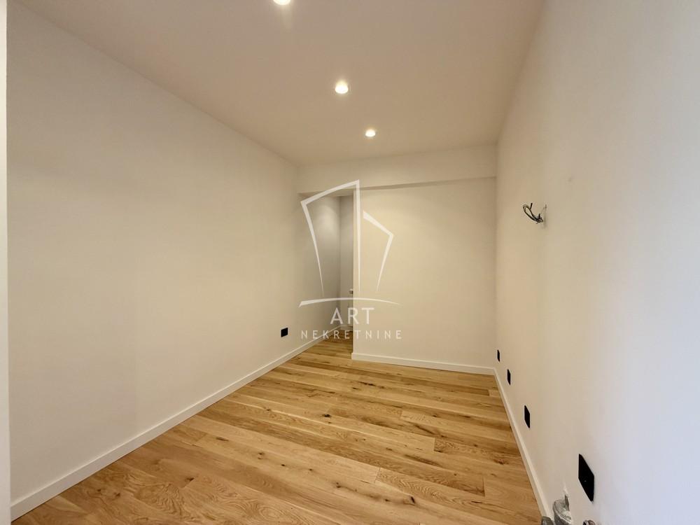 Slika 4 - Bulevar Vojvode Mišića,  Lokal na prodaju, 66m2, 222.000€
