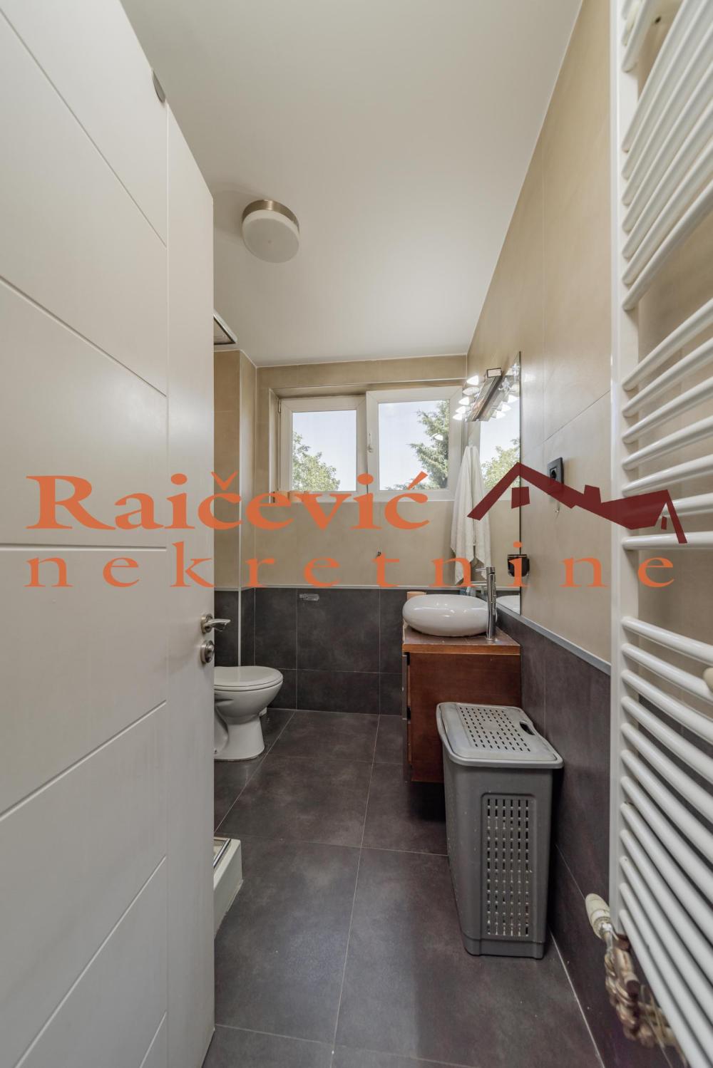 Slika 8 - Bulevar oslobodjenja, Četvorosoban stan na prodaju, 136m2, 380.000€
