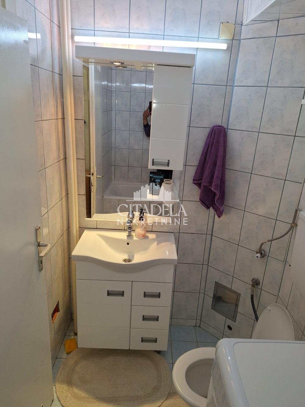 Slika 10 - Poručnika Spasića i Mašere, Dvoiposoban stan za izdavanje, 48m2, 400€