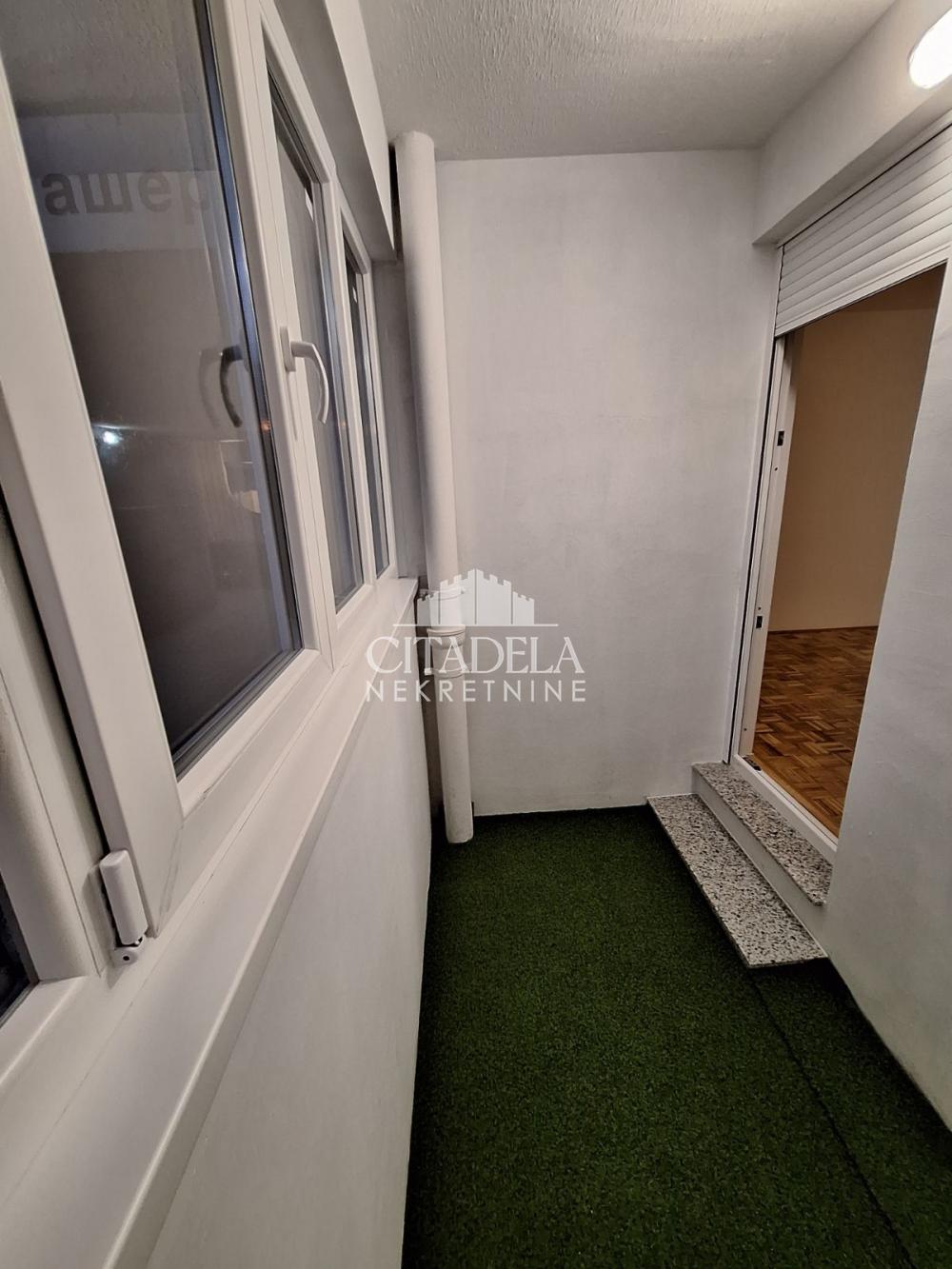 Slika 11 - Poručnika Spasića i Mašere, Dvoiposoban stan za izdavanje, 48m2, 400€