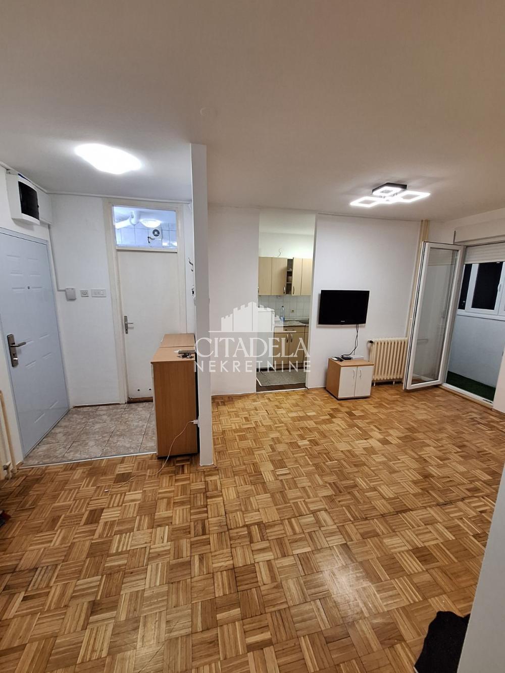 Glavna slika -Poručnika Spasića i Mašere, Dvoiposoban stan za izdavanje, 48m2, 400€