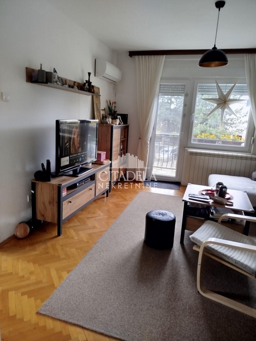 Glavna slika -Beogradska 1. deo,  Kuća na prodaju, 160m2, 208.000€