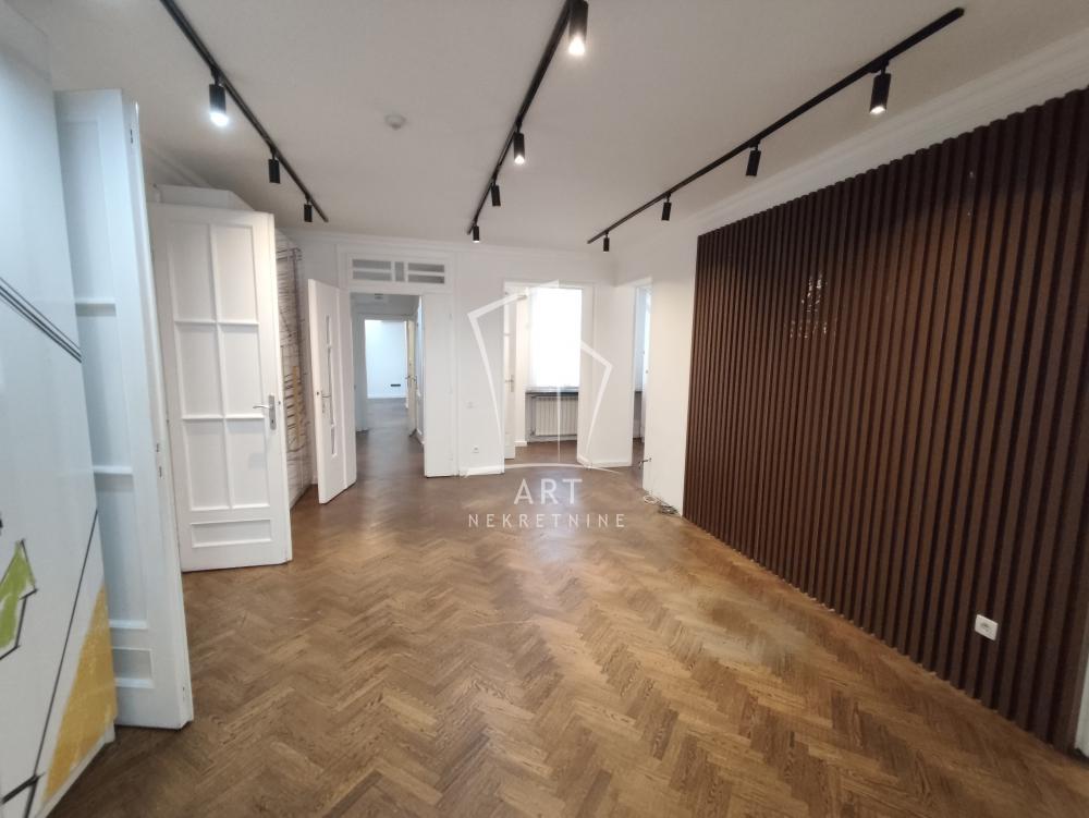 Slika 9 - Vuka Karadžića,  Lokal na prodaju, 219m2, 3.000€