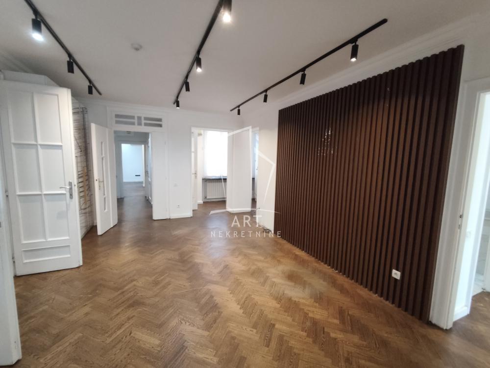 Slika 4 - Vuka Karadžića,  Lokal na prodaju, 219m2, 3.000€