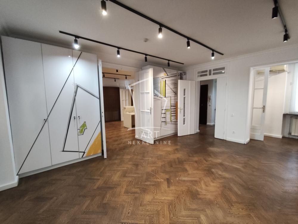 Slika 5 - Vuka Karadžića,  Lokal na prodaju, 219m2, 3.000€