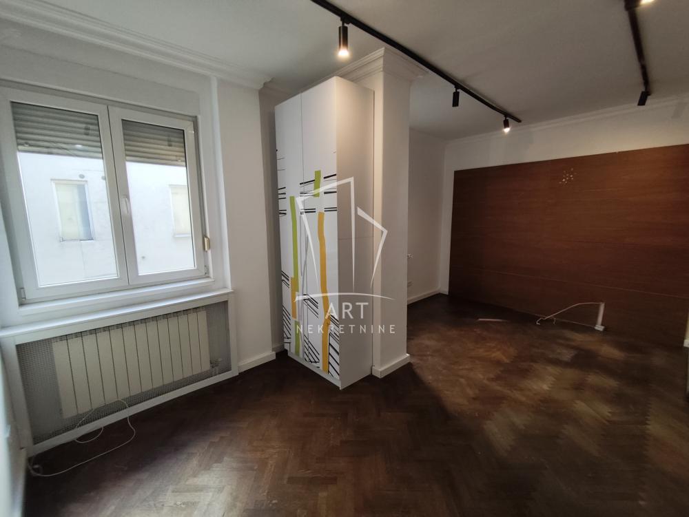 Slika 8 - Vuka Karadžića,  Lokal na prodaju, 219m2, 3.000€