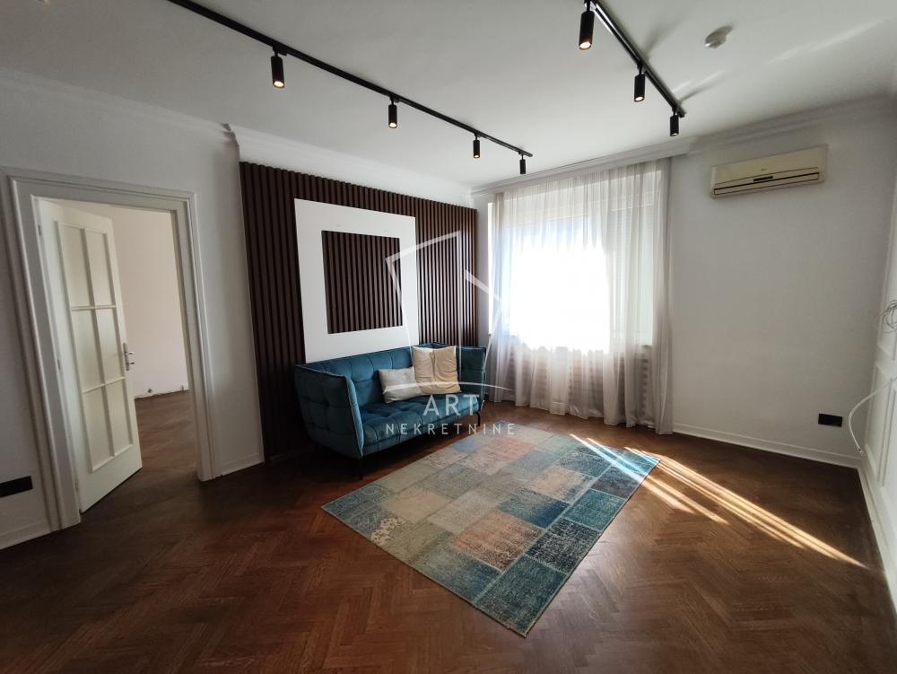 Glavna slika -Vuka Karadžića,  Lokal na prodaju, 219m2, 3.000€