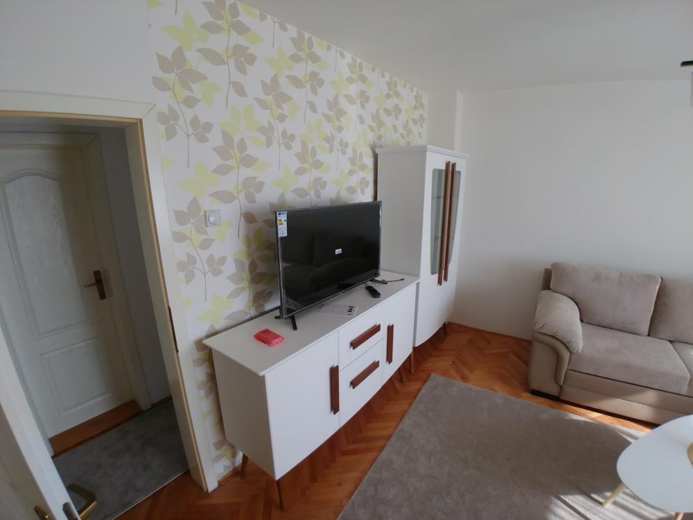 Slika 3 - Zelengorska, Jednoiposoban stan za izdavanje, 45m2, 350€