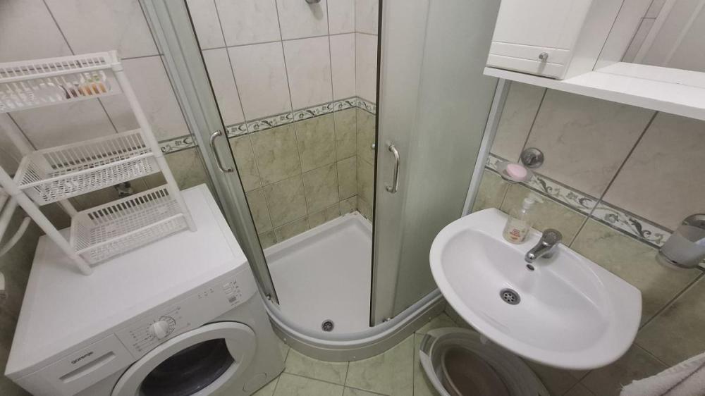 Slika 10 - Dvosoban stan za izdavanje, 48m2, 350€