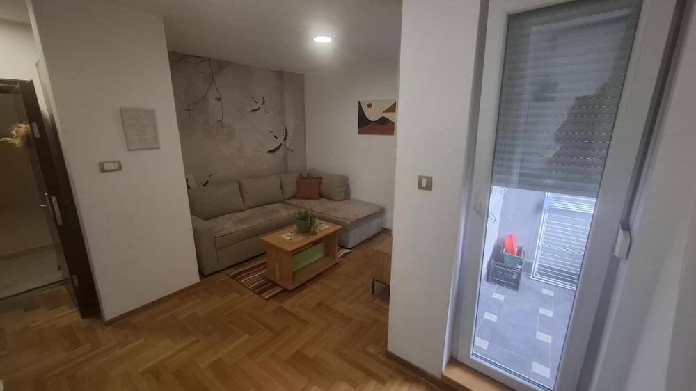 Slika 1 - Jednosoban stan za izdavanje, 28m2, 300€