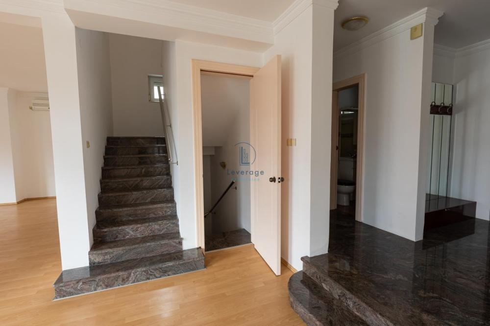 Slika 6 - Kuća za izdavanje, 373m2, 1.800€