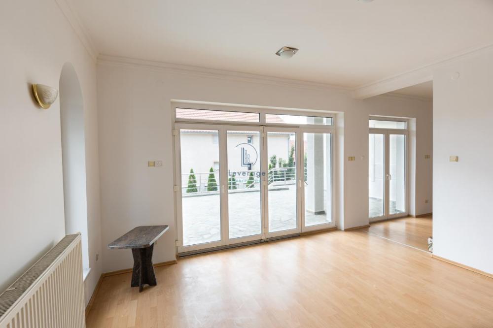 Slika 3 - Kuća za izdavanje, 373m2, 1.800€