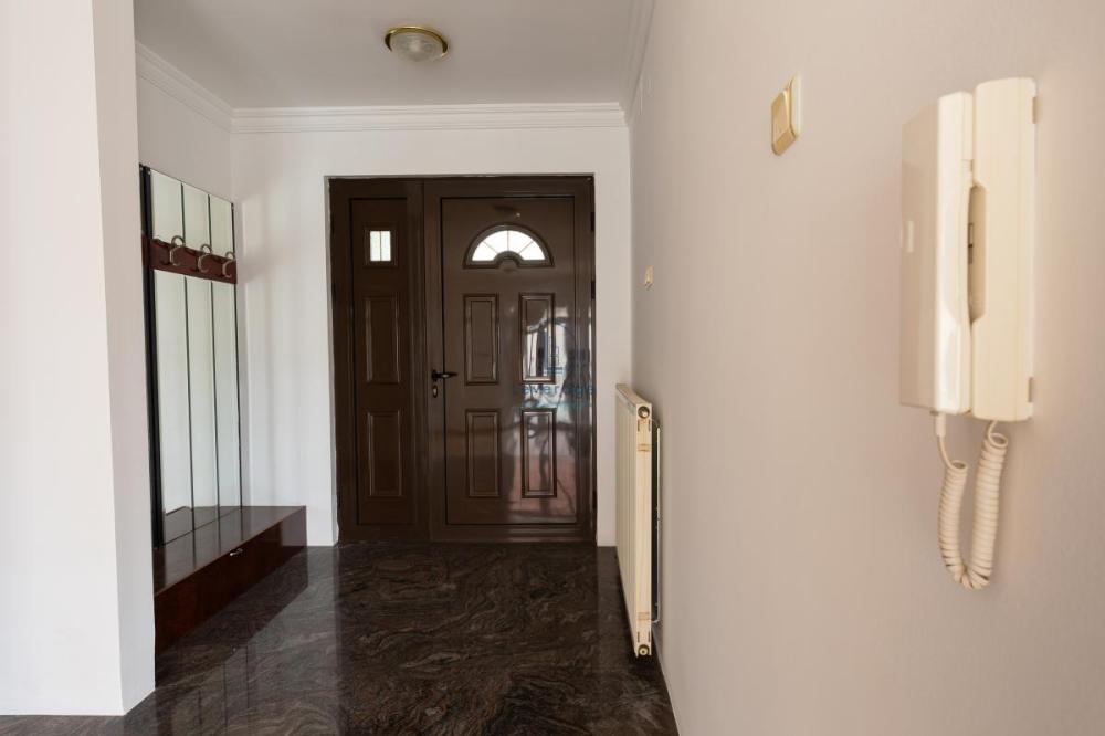 Slika 7 - Kuća za izdavanje, 373m2, 1.800€