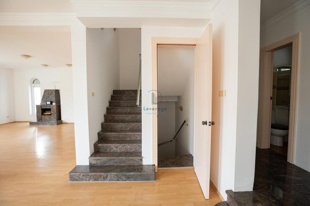 Slika 9 - Kuća za izdavanje, 373m2, 1.800€