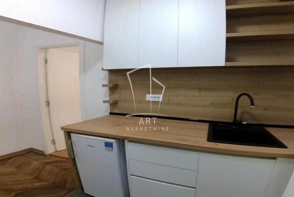 Slika 6 - Maršala Birjuzova, Trosoban stan za izdavanje, 54m2, 800€