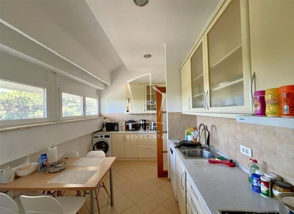 Slika 9 - Andre Nikolića, Četvorosoban stan za izdavanje, 155m2, 2.500€