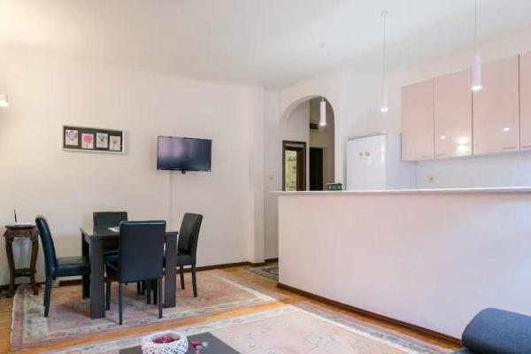 Slika 1 - Vatroslava Jagića, Dvoiposoban stan za izdavanje, 46m2, 700€