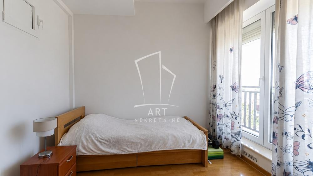 Slika 4 - Andre Nikolića, Četvorosoban stan za izdavanje, 155m2, 2.500€