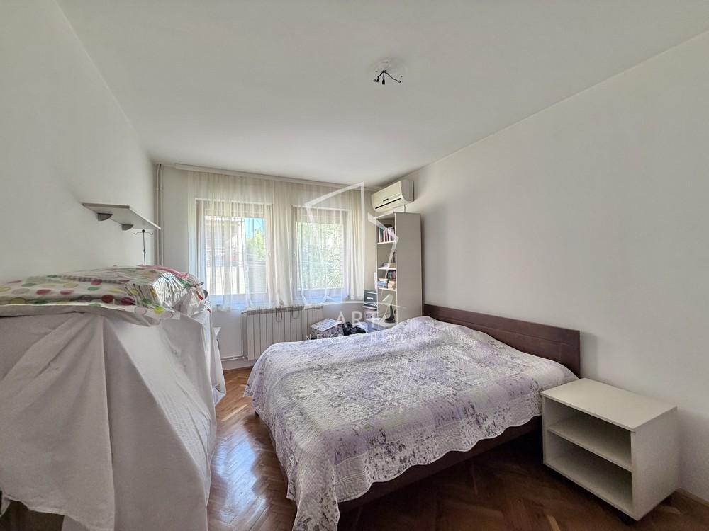 Slika 4 - Slobodana Lale Berberskog, Četvorosoban stan na prodaju, 150m2, 370.000€