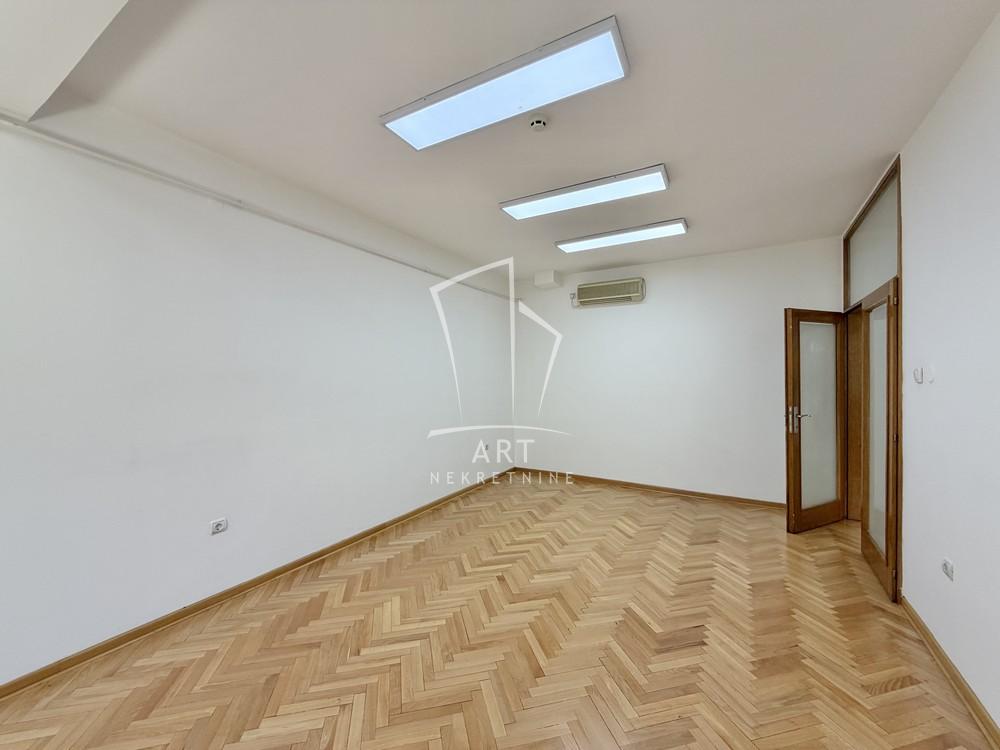 Slika 7 - Uzun Mirkova,  Lokal za izdavanje, 180m2, 2.200€