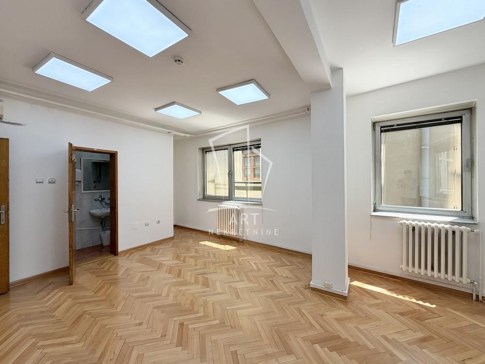 Slika 3 - Uzun Mirkova,  Lokal za izdavanje, 180m2, 2.200€