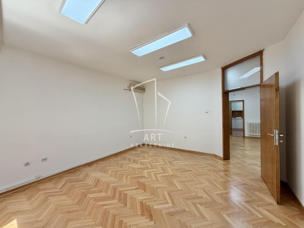 Slika 5 - Uzun Mirkova,  Lokal za izdavanje, 180m2, 2.200€