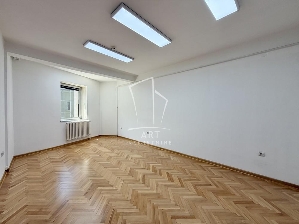 Slika 6 - Uzun Mirkova,  Lokal za izdavanje, 180m2, 2.200€