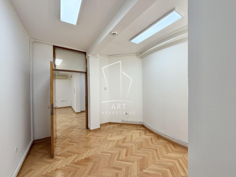 Slika 11 - Uzun Mirkova,  Lokal za izdavanje, 180m2, 2.200€