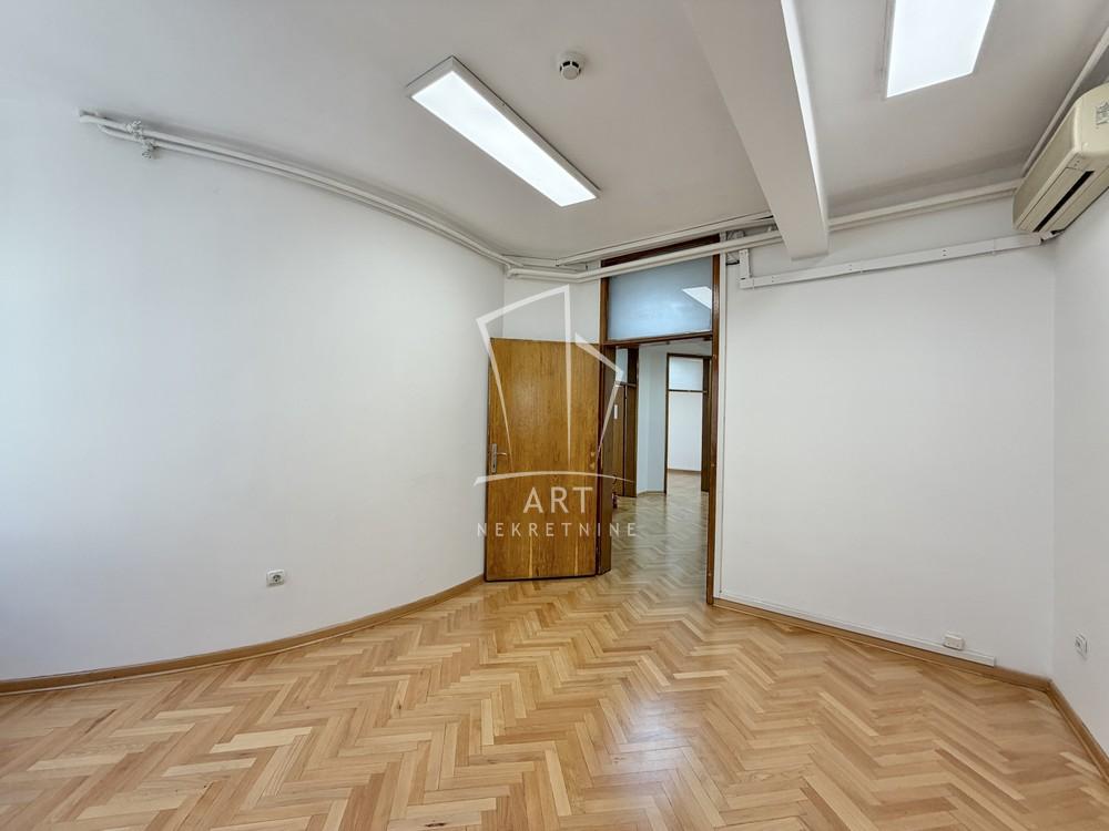 Slika 9 - Uzun Mirkova,  Lokal za izdavanje, 180m2, 2.200€