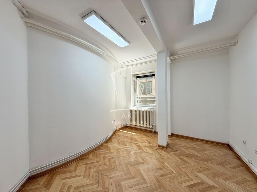 Slika 10 - Uzun Mirkova,  Lokal za izdavanje, 180m2, 2.200€