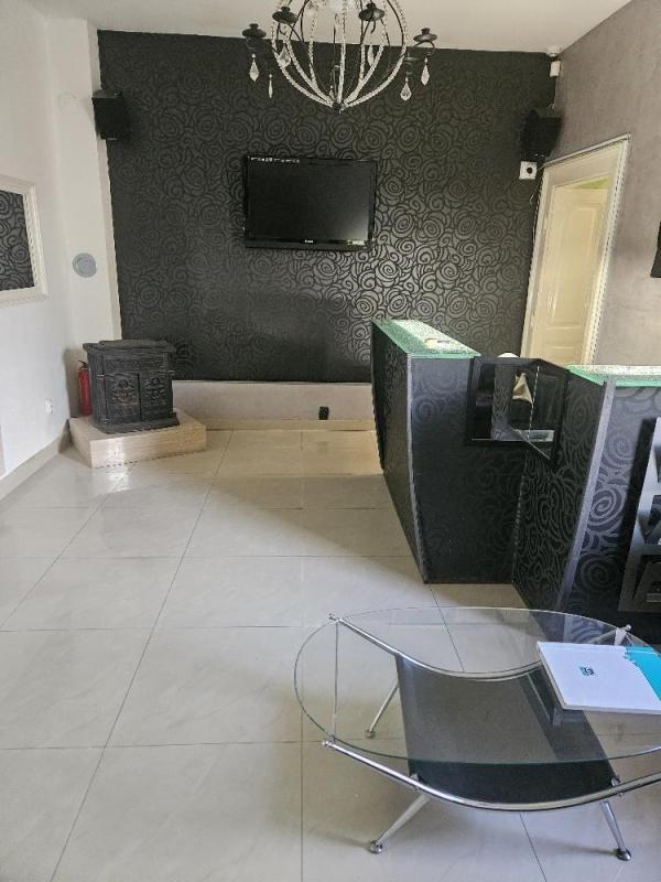 Glavna slika -Budimska,  Lokal za izdavanje, 82m2, 900€