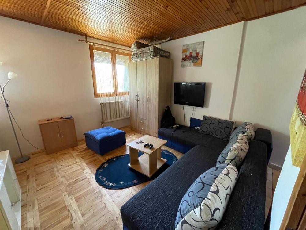 Slika 1 - Dvosoban stan za izdavanje, 60m2, 250€