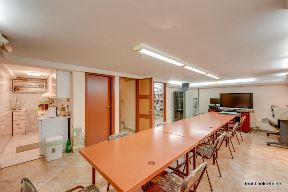 Slika 9 - Partizanske avijacije,  Kuća na prodaju, 285m2, 485.000€