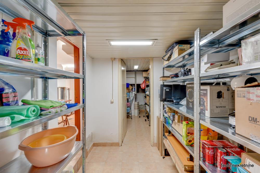 Slika 10 - Partizanske avijacije,  Kuća na prodaju, 285m2, 485.000€