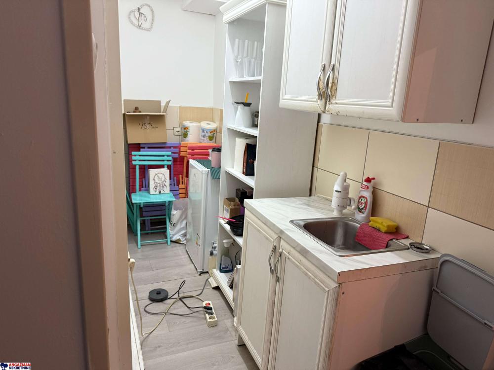 Slika 8 - Petrogradska,  Lokal za izdavanje, 48m2, 500€