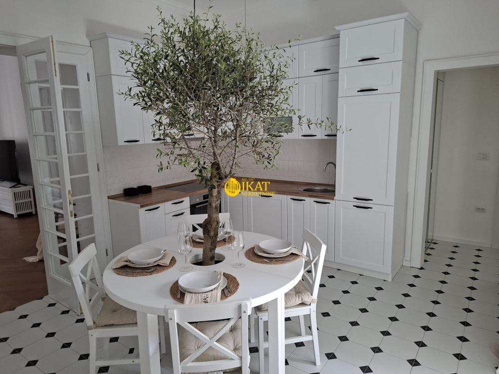 Slika 2 - Jug Bogdanova, Trosoban stan na prodaju, 110m2, 430.000€