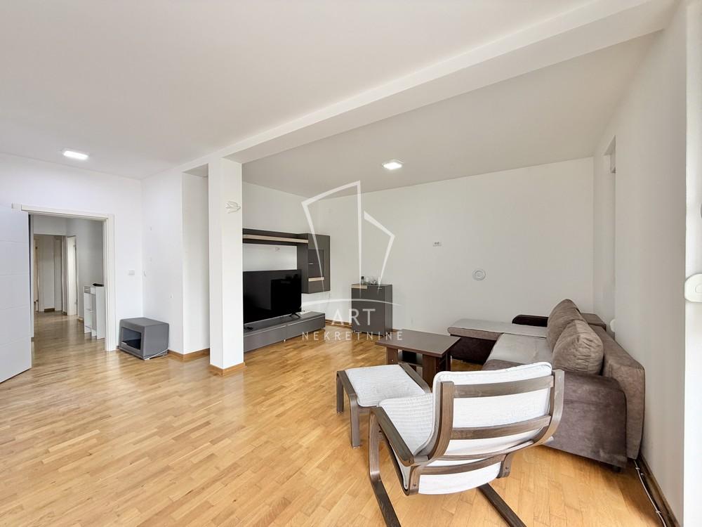 Slika 1 - Ruže Jovanović, Četvorosoban stan za izdavanje, 127m2, 750€