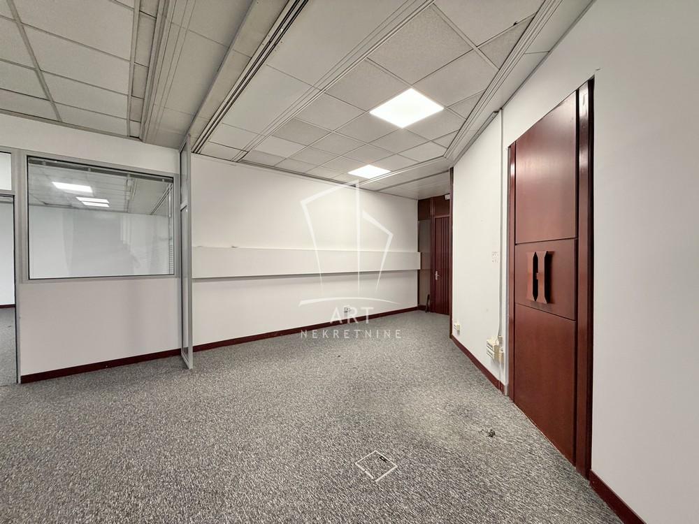 Slika 2 - Vladimira Popovića,  Lokal za izdavanje, 173m2, 2.730€