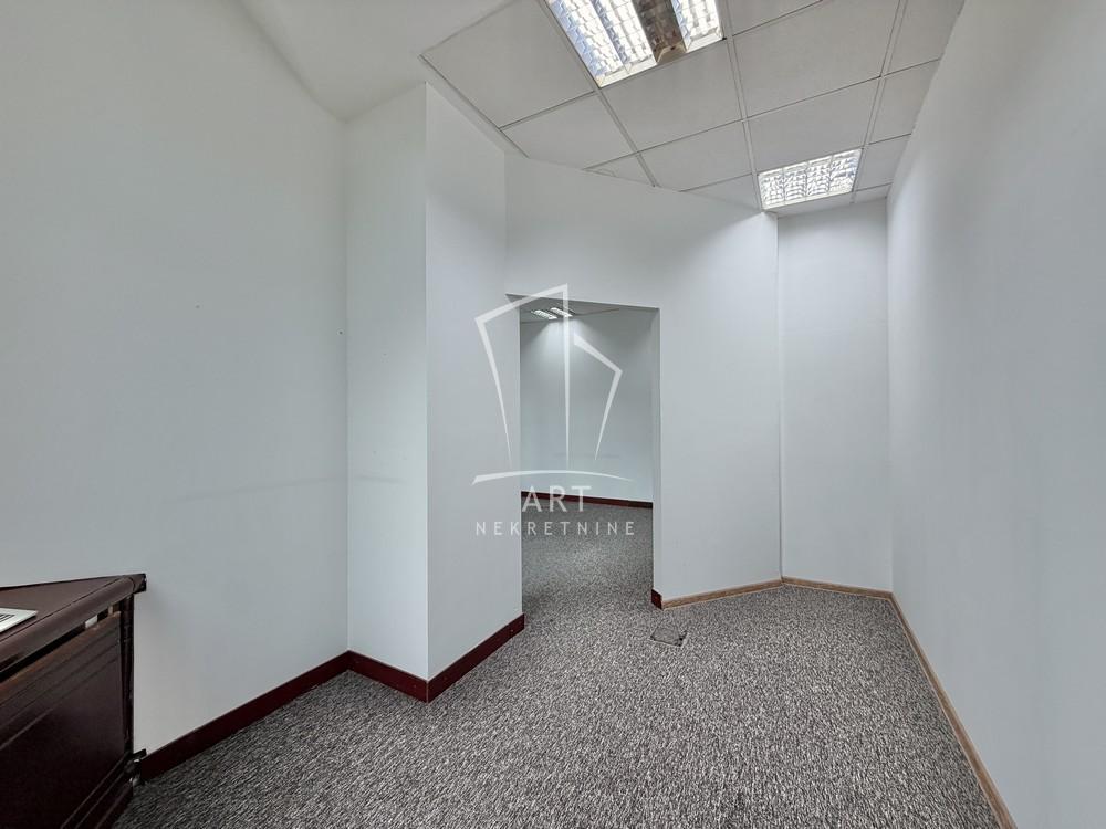 Slika 9 - Vladimira Popovića,  Lokal za izdavanje, 103m2, 1.627€