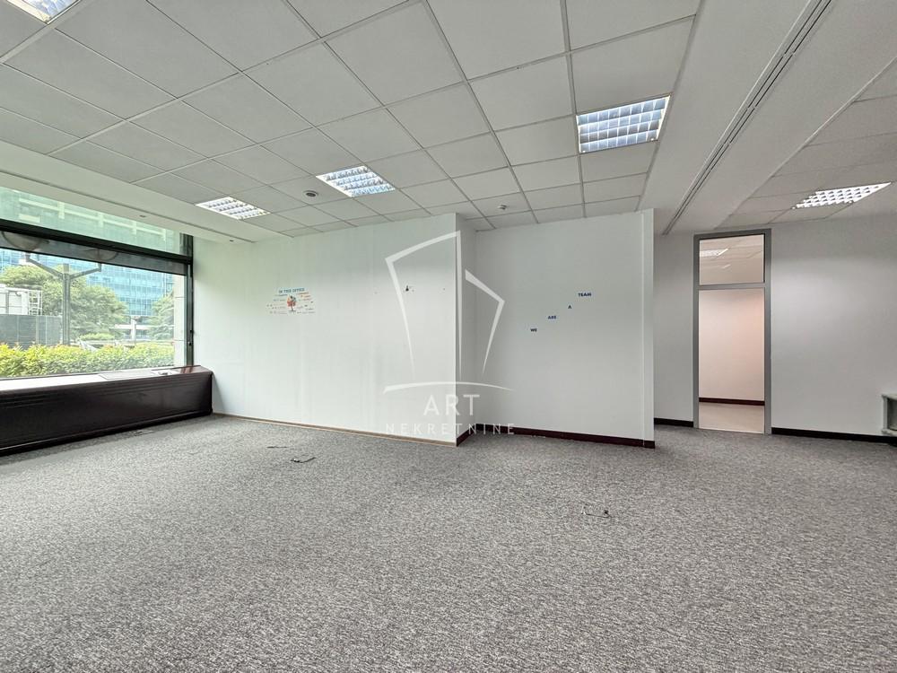 Slika 3 - Vladimira Popovića,  Lokal za izdavanje, 103m2, 1.627€