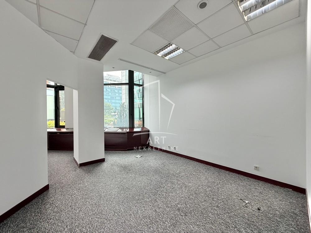 Slika 8 - Vladimira Popovića,  Lokal za izdavanje, 103m2, 1.627€