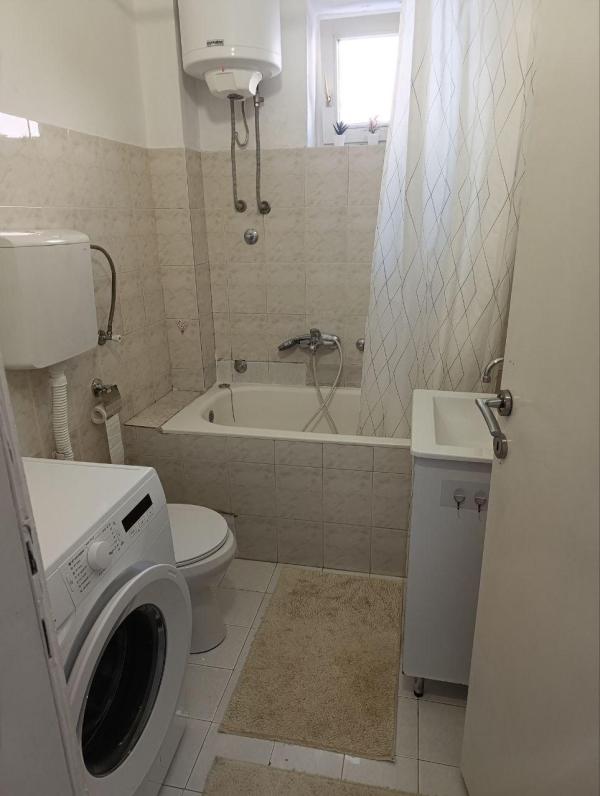 Slika 10 - Bulevar kneza Aleksandra Karađorđevića, Trosoban stan za izdavanje, 80m2, 1.300€
