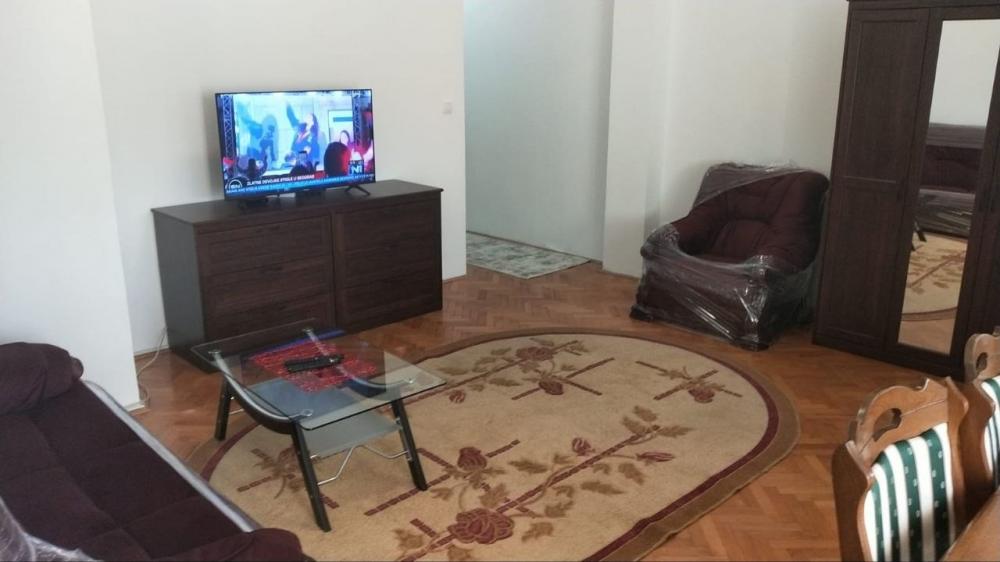 Slika 1 - Bulevar kneza Aleksandra Karađorđevića, Trosoban stan za izdavanje, 80m2, 1.300€
