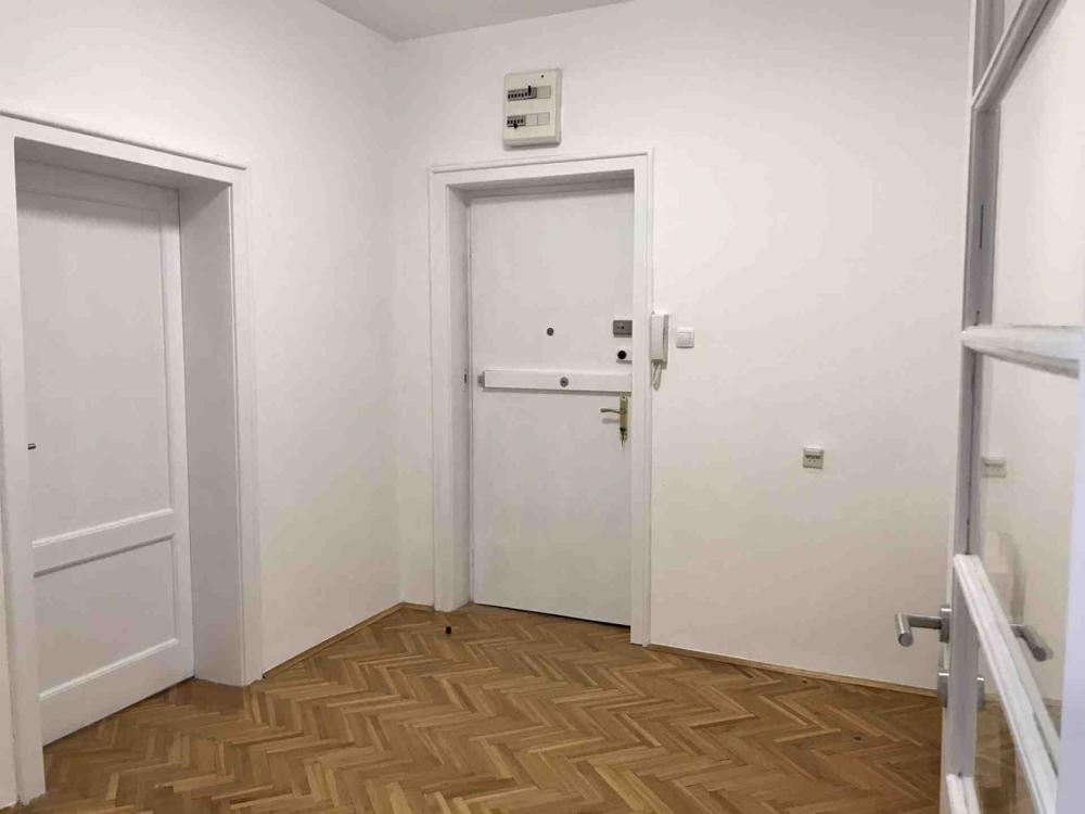 Slika 7 - Bulevar kneza Aleksandra Karađorđevića, Četvorosoban stan za izdavanje, 100m2, 1.800€