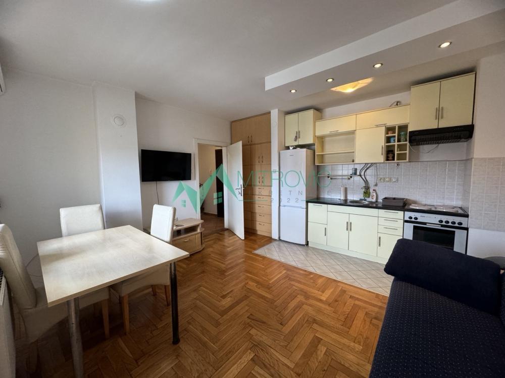 Glavna slika -Dvosoban stan za izdavanje, 45m2, 350€