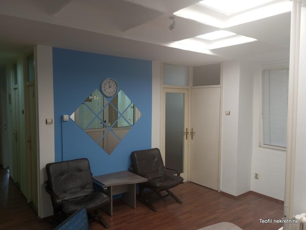 Slika 2 - Bulevar umetnosti, Četvorosoban stan na prodaju, 94m2, 280.000€