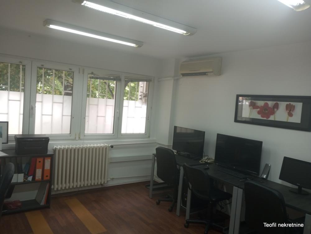 Slika 5 - Bulevar umetnosti, Četvorosoban stan na prodaju, 94m2, 280.000€