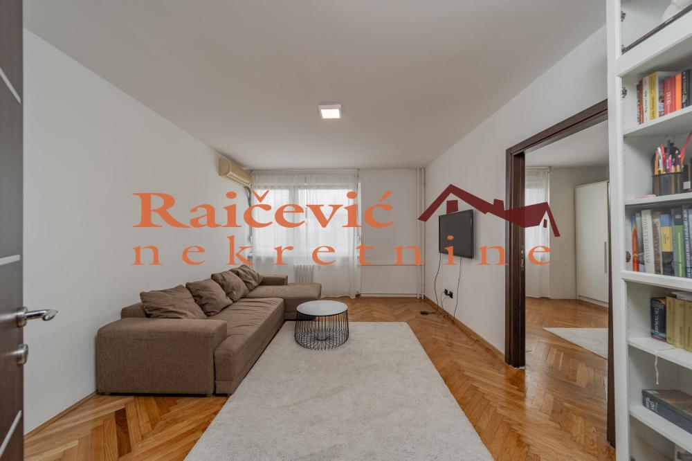 Slika 1 - Cara Lazara, Trosoban stan na prodaju, 68m2, 570.000€