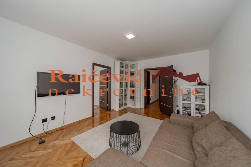 Slika 2 - Cara Lazara, Trosoban stan na prodaju, 68m2, 570.000€